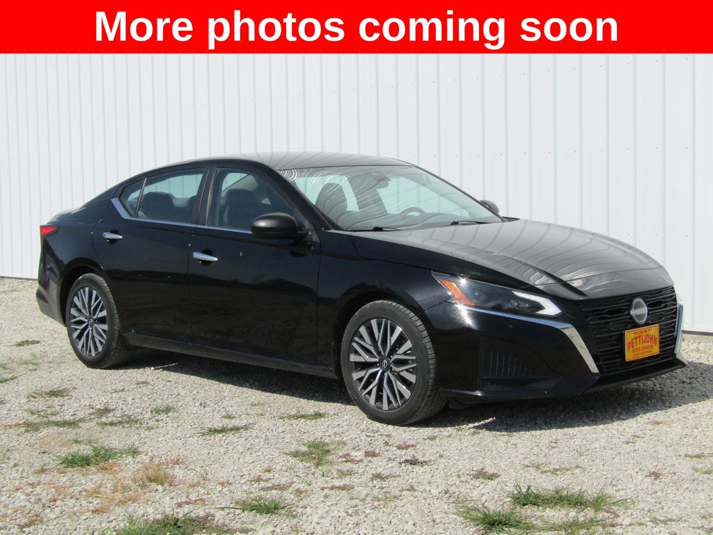 Super Black Clearcoat 2024 Nissan Altima Sedan Front-Wheel Drive Continuously Variable Transmission