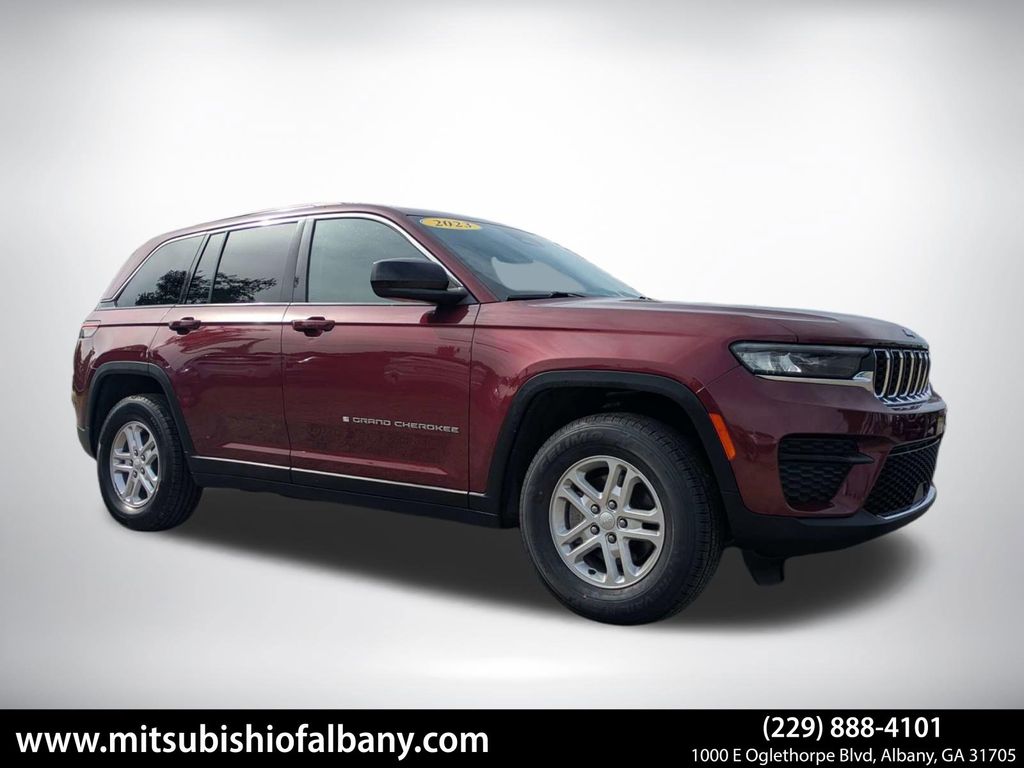 2023 Jeep Grand Cherokee Laredo