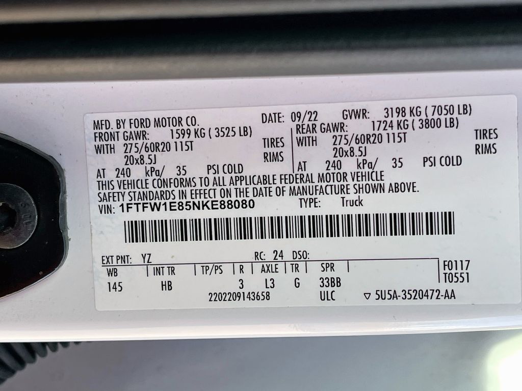 Used 2022 White Ford Lariat image 31
