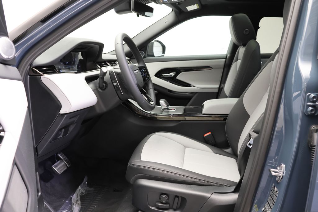 Thumbnail: 2026 Land Rover Range Rover Evoque - 29