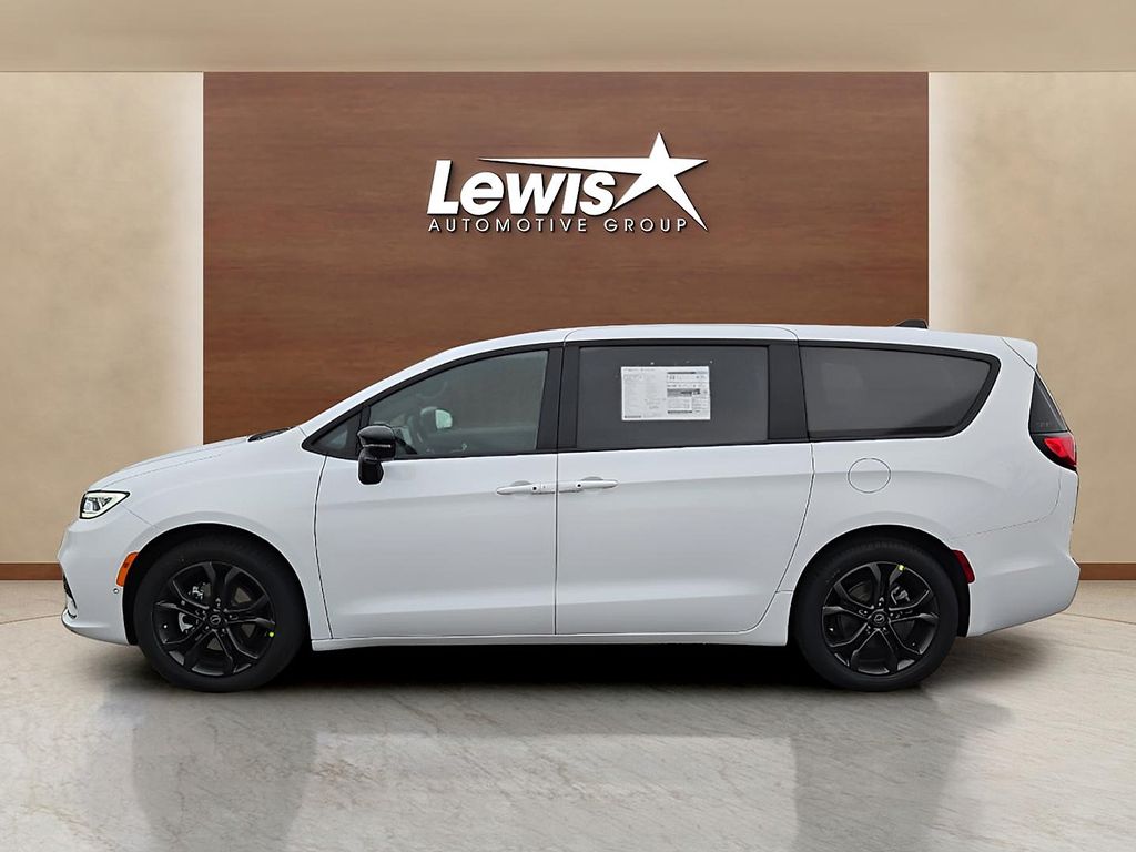 New 2026 Chrysler Pacifica For Sale in Farmington, AR