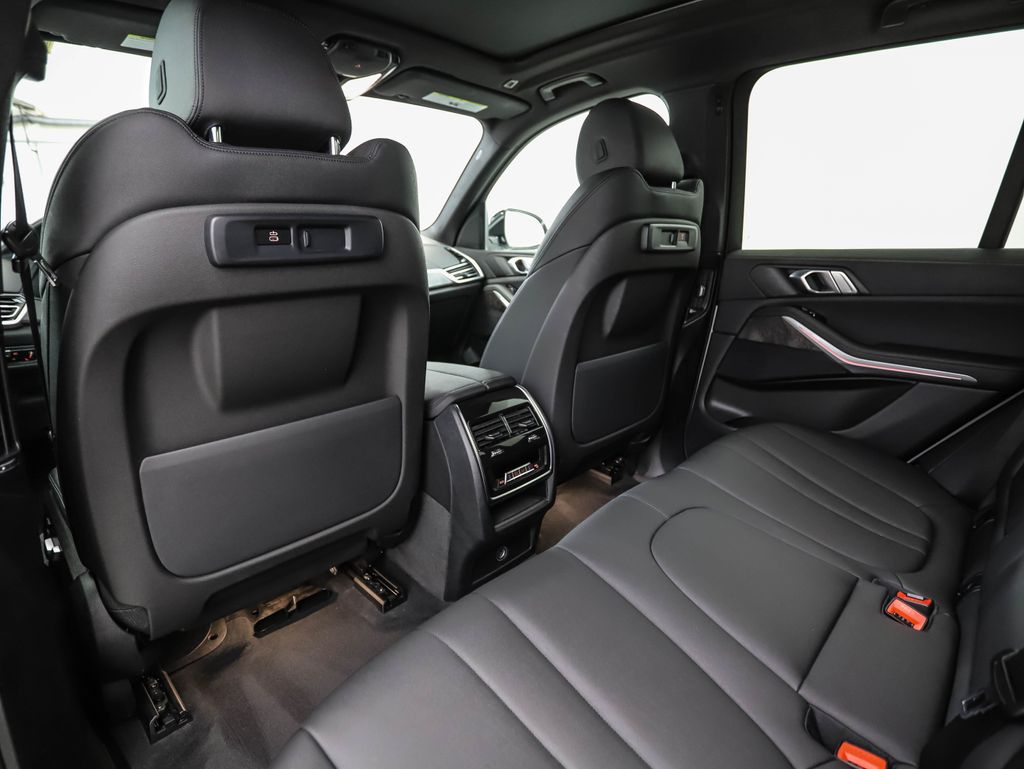 Thumbnail: 2022 BMW X5 - 22