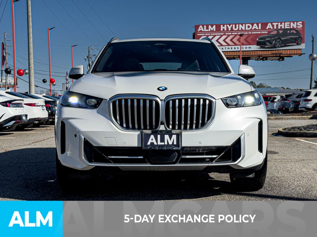 Used 2024 White BMW xDrive40i image 3