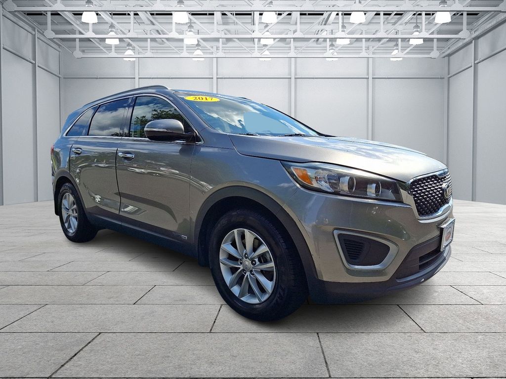 Thumbnail: 2017 Kia Sorento - 3