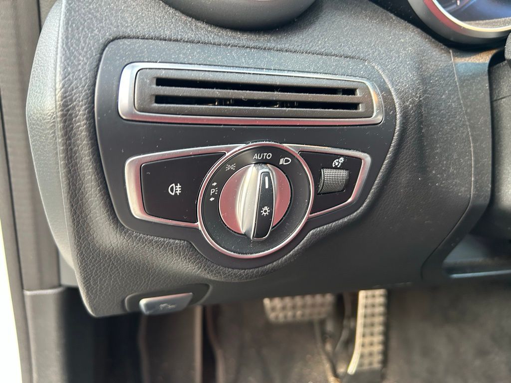 Thumbnail: 2021 Mercedes-Benz C-Class - 17