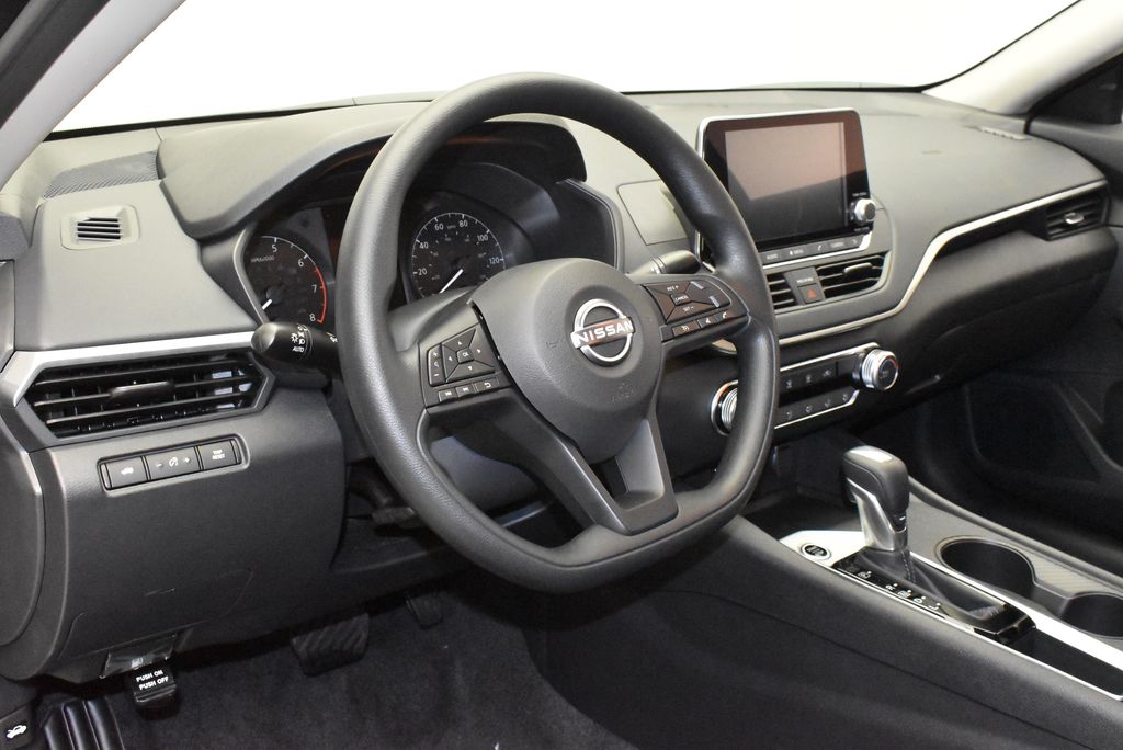 Thumbnail: 2025 Nissan Altima - 14