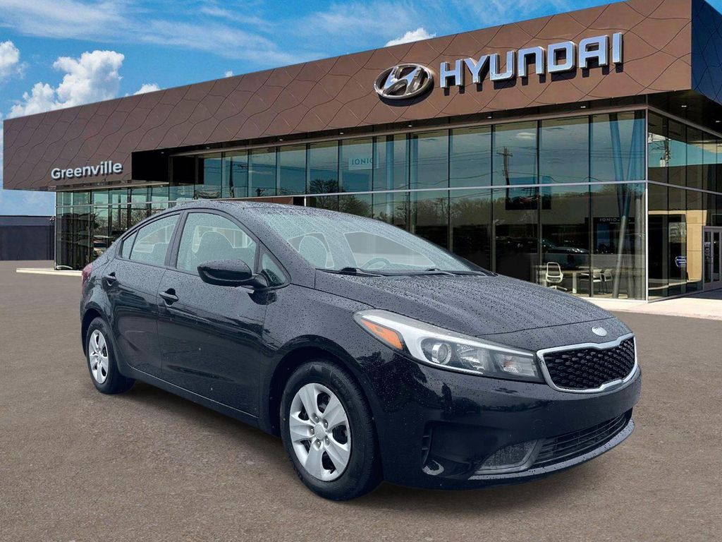 Aurora Black Pearl 2018 Kia Forte LX Sedan Front-Wheel Drive 6-Speed Manual