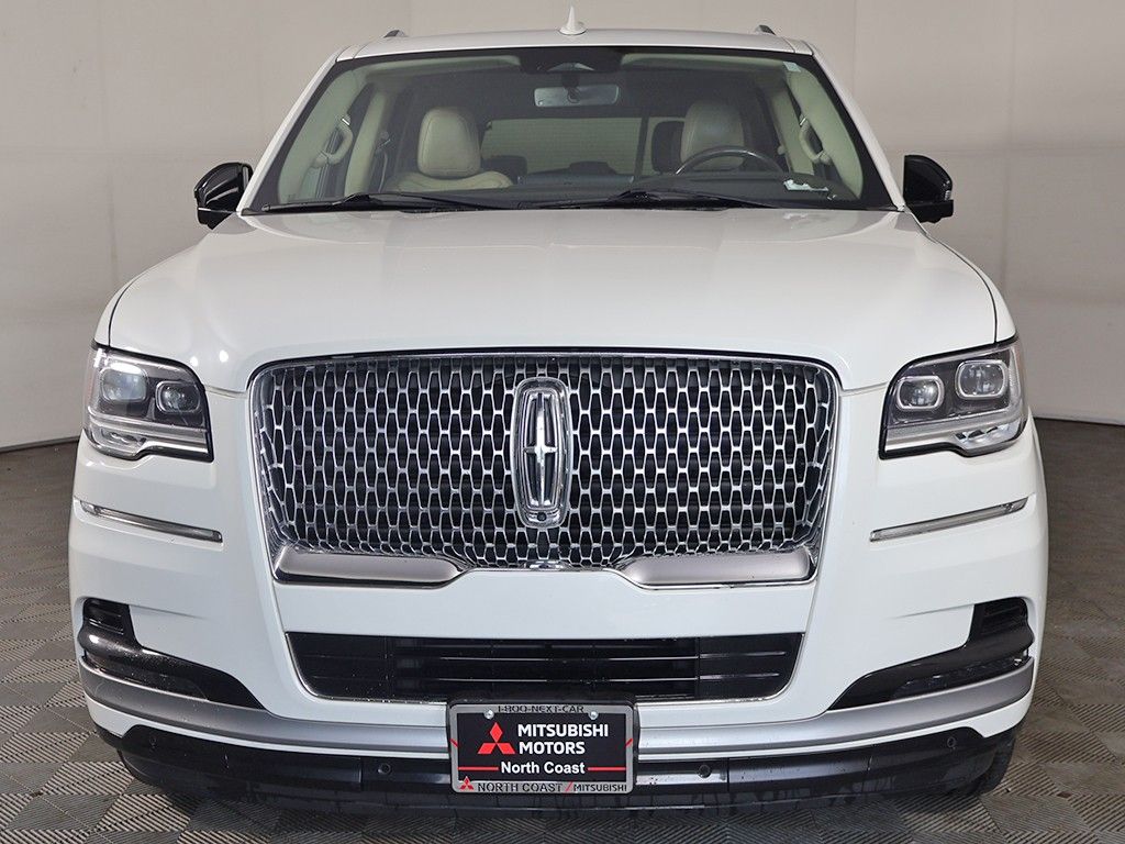 Used 2022 White Lincoln Reserve image 18