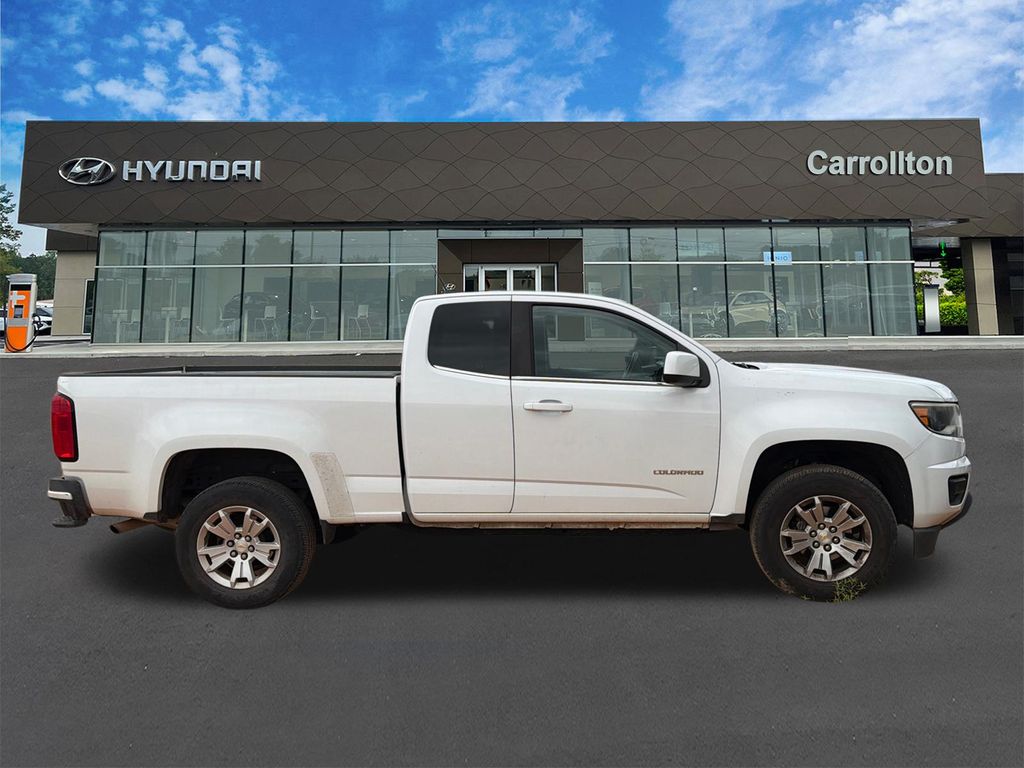 Used 2018 White Chevrolet LT image 4
