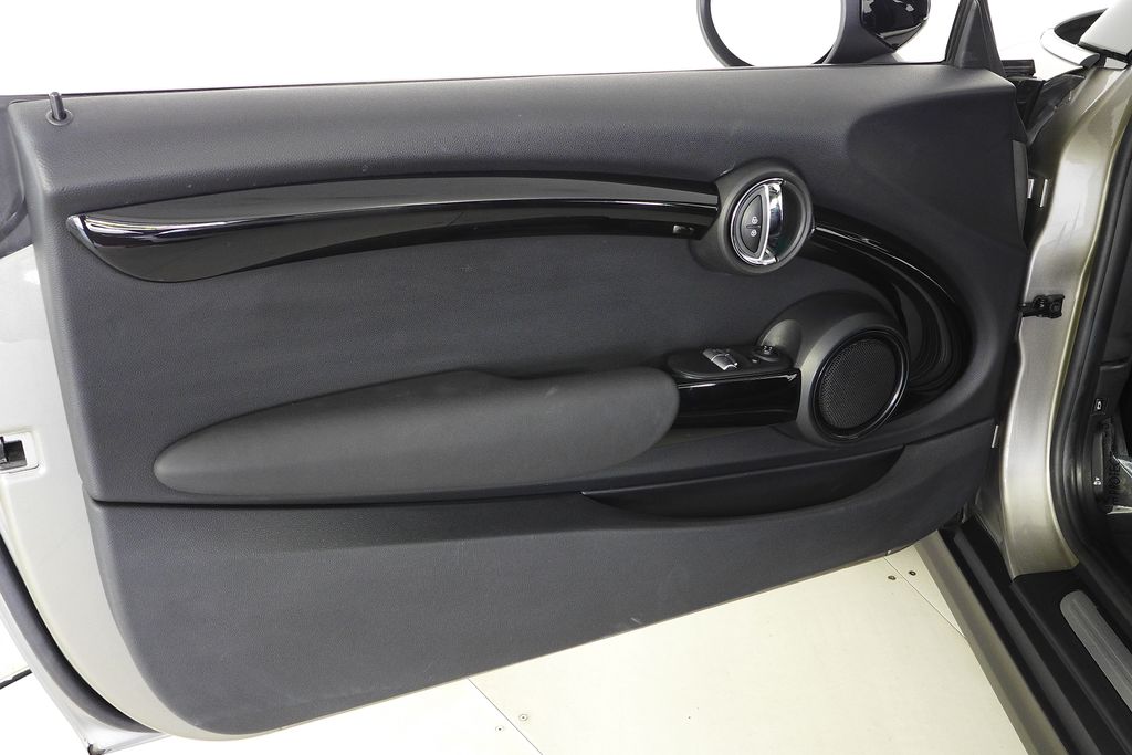 Thumbnail: 2020 MINI Cooper - 11