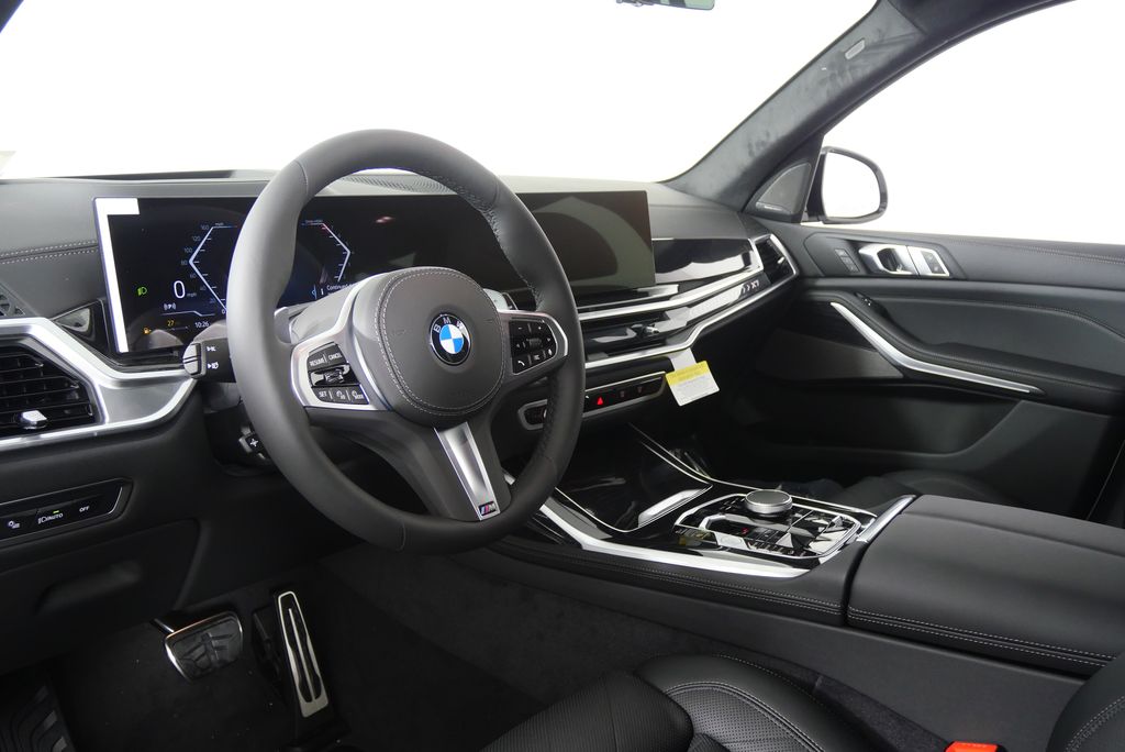Thumbnail: 2026 BMW X7 - 13