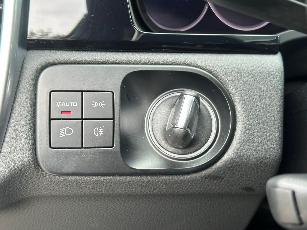 Thumbnail: 2023 Porsche  - 32