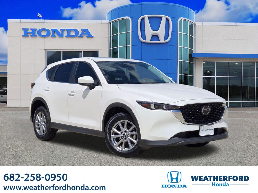 2022 Mazda CX-5 S Preferred package Auto AWD's photo
