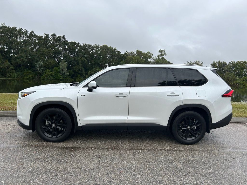 Thumbnail: 2024 Toyota Grand Highlander - 2