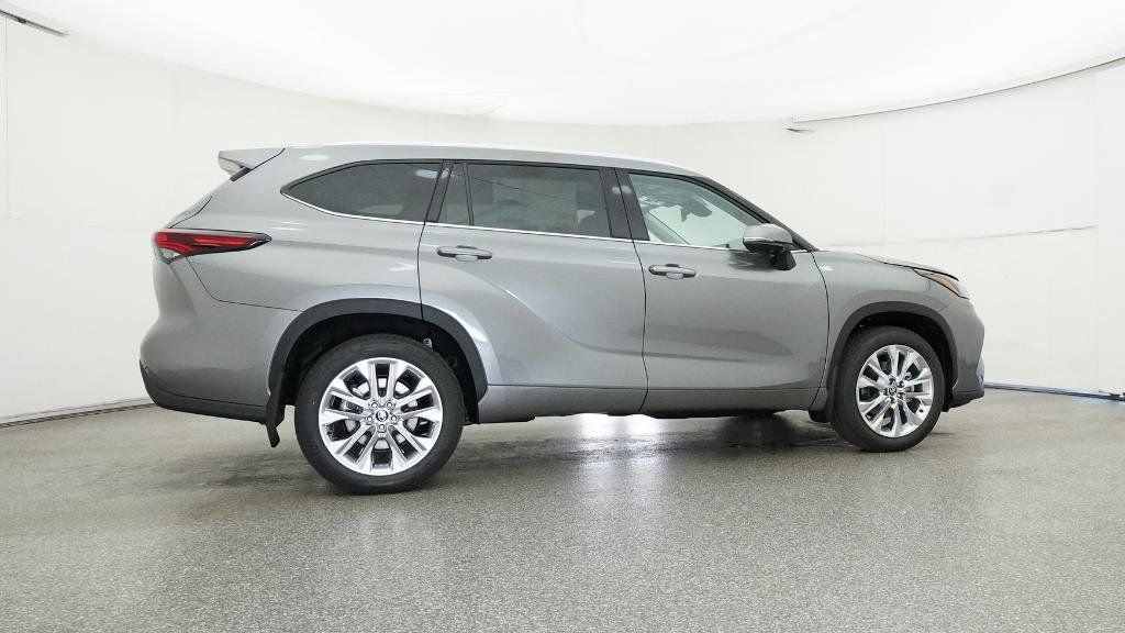 Thumbnail: 2026 Toyota Highlander - 22