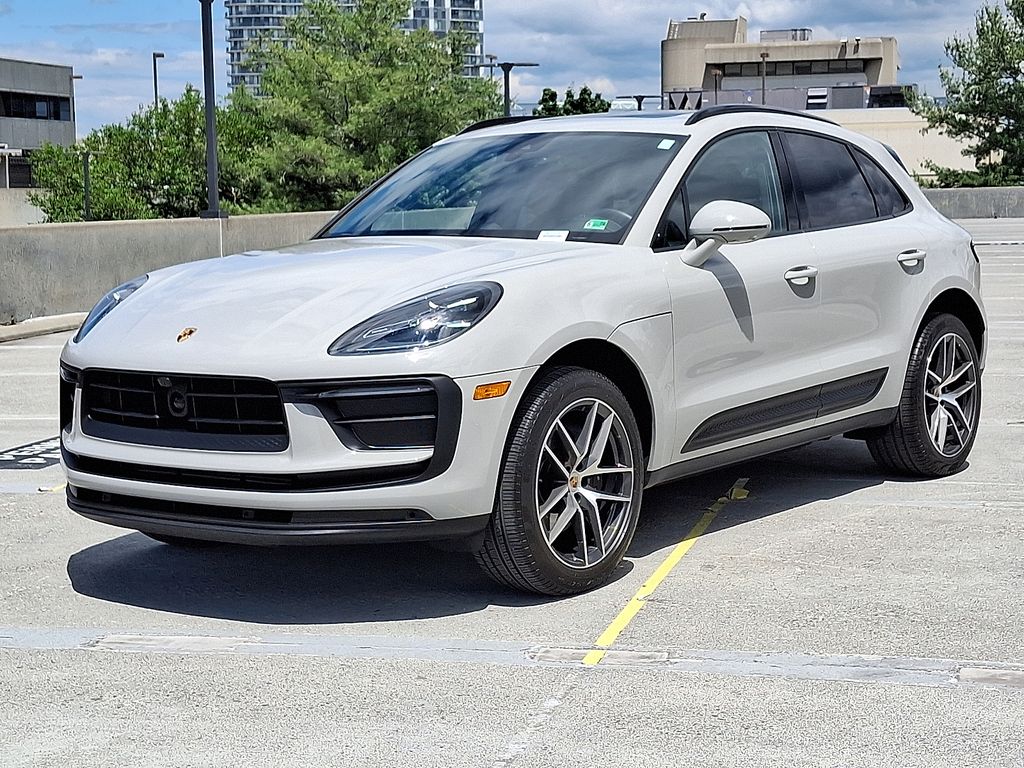 2024 Porsche Macan  -
                  Vienna, VA