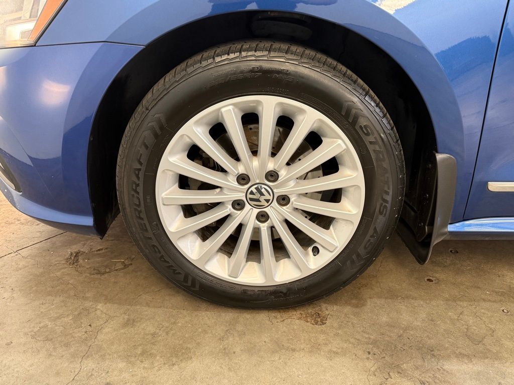 2017 Volkswagen Passat 1.8T SE