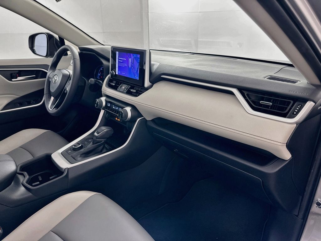 Thumbnail: 2024 Toyota RAV4 - 30