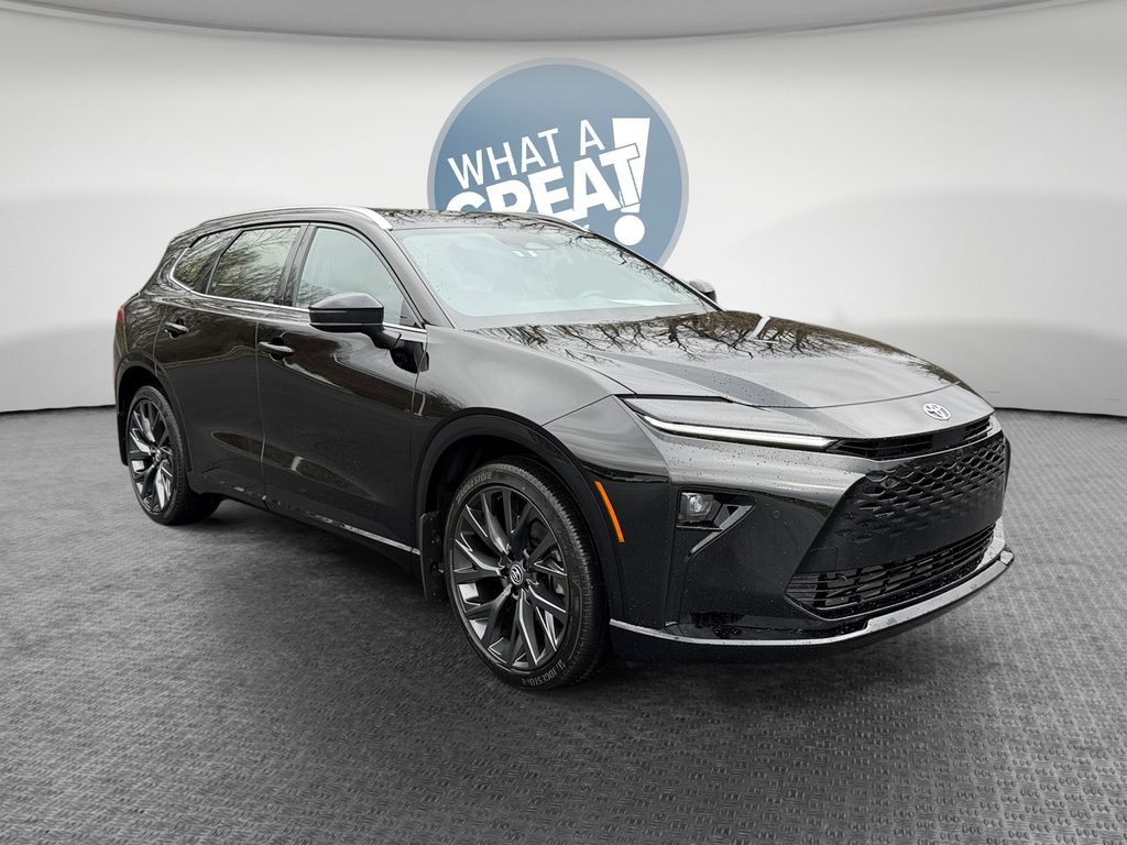 2025 Toyota Crown Signia Limited AWD