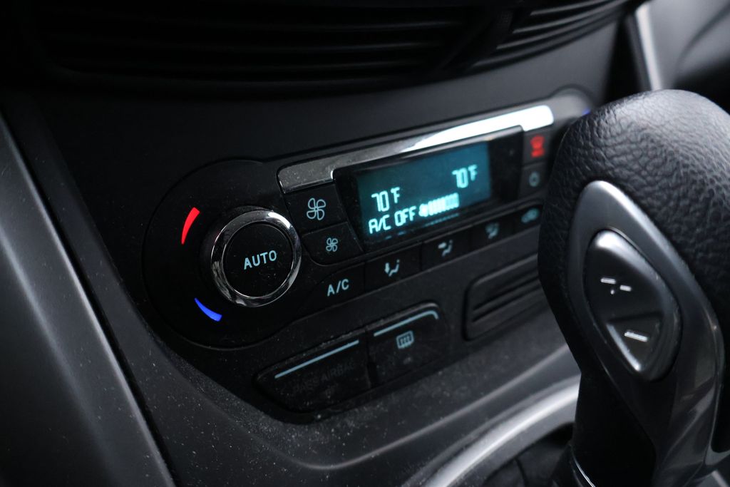 Thumbnail: 2013 Ford Escape - 23