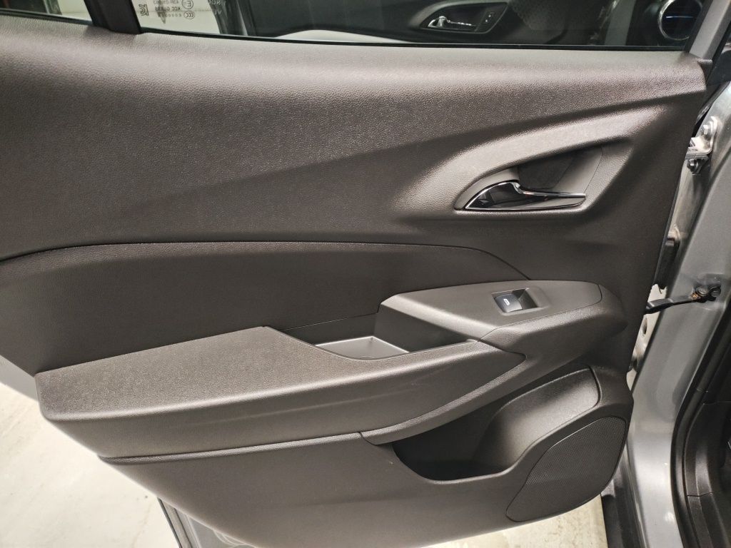 Used 2025 Gray Chevrolet LT image 27