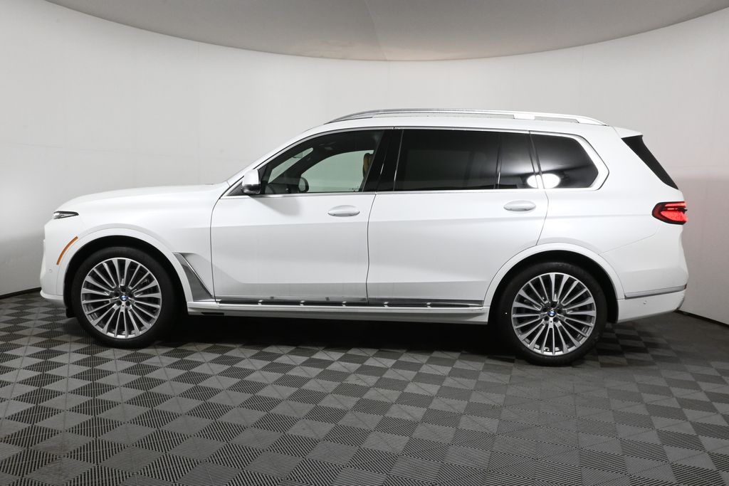 2025 BMW X7 xDrive40i 2