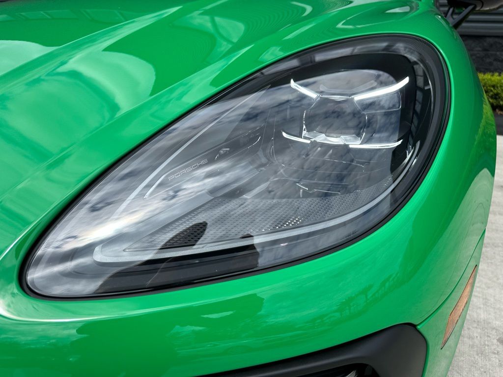 Thumbnail: 2026 Porsche Macan - 13