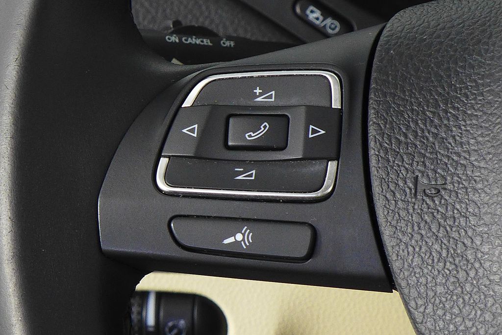 Thumbnail: 2013 Volkswagen Jetta - 29