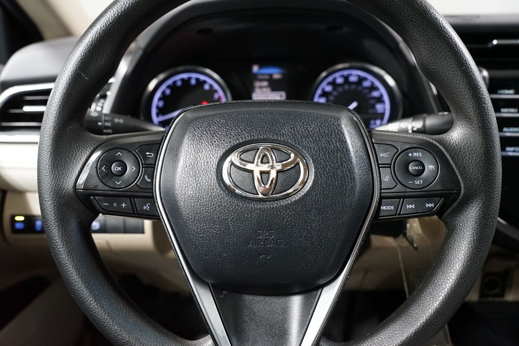 Thumbnail: 2018 Toyota Camry - 12
