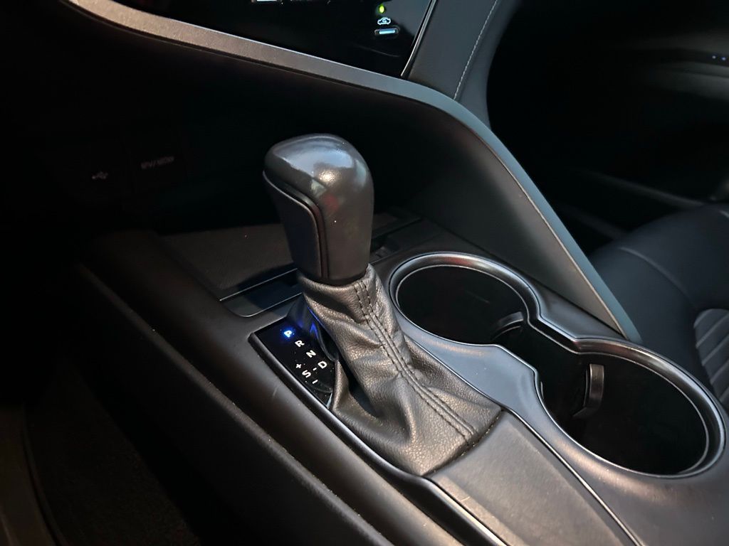 Thumbnail: 2021 Toyota Camry - 27