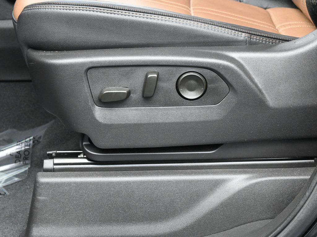 Used 2025 Black Chevrolet High Country image 12