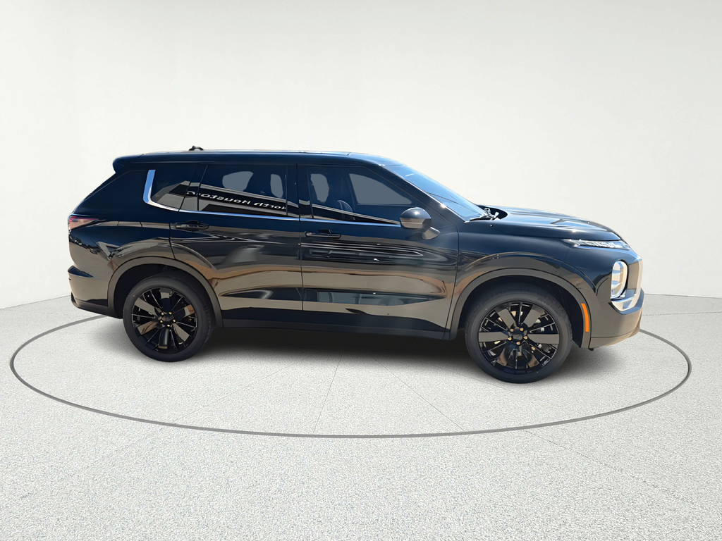 2026 Mitsubishi Outlander LE - 7