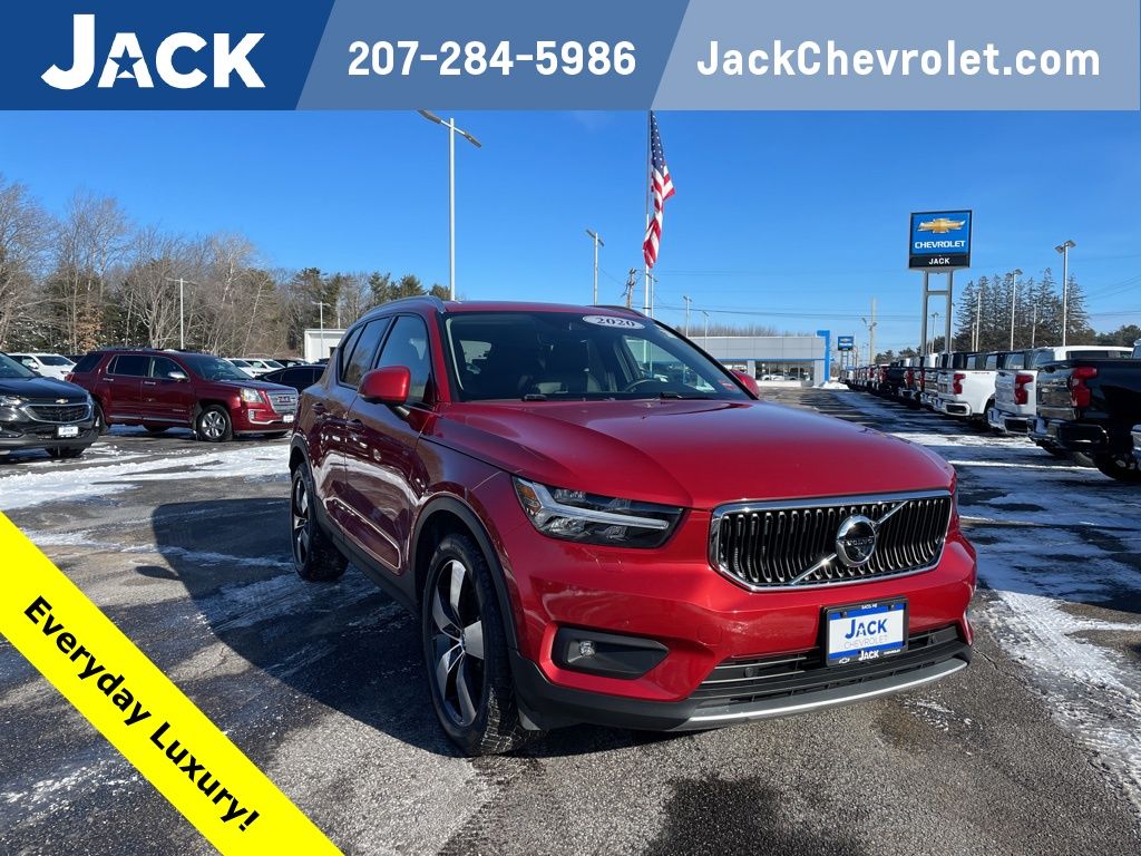 2020 Volvo XC40 T5 Momentum AWD