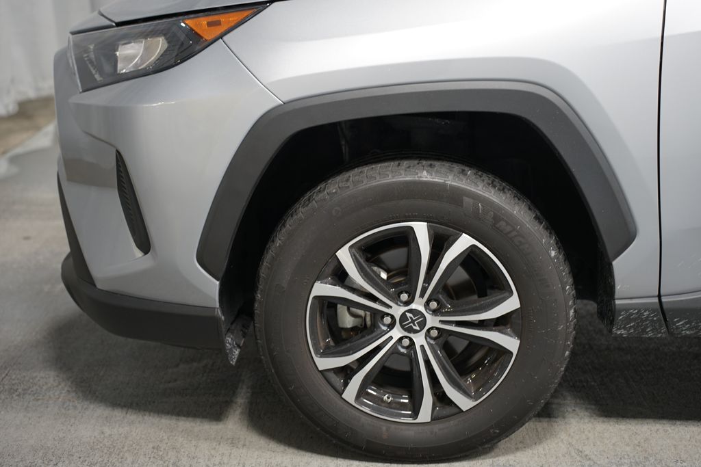 2022 Toyota RAV4 LE 5
