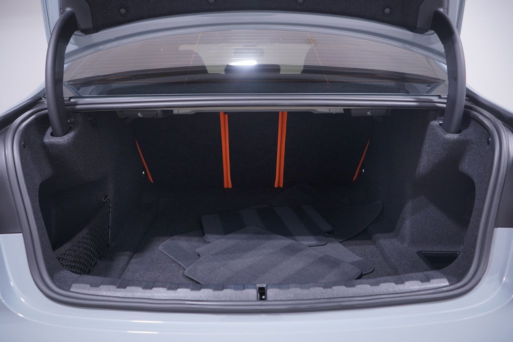 Thumbnail: 2025 BMW M3 - 23