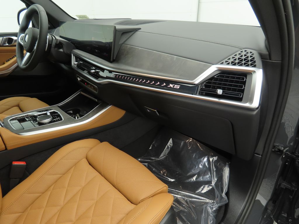 Thumbnail: 2026 BMW X5 - 18