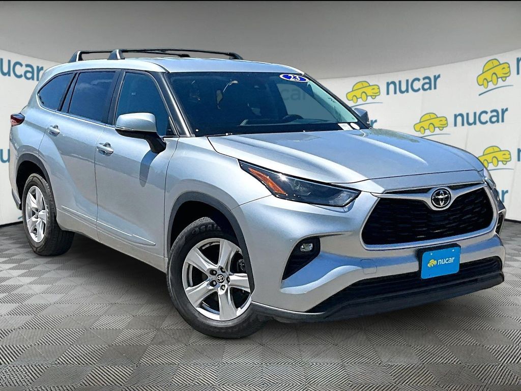 Celestial Silver Metallic 2023 Toyota Highlander LE FWD SUV / Crossover Front-Wheel Drive 8-Speed Automatic