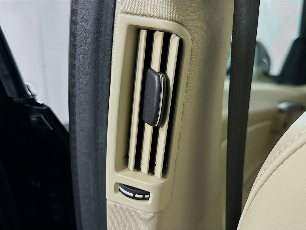 Thumbnail: 2016 Volvo S60 - 25