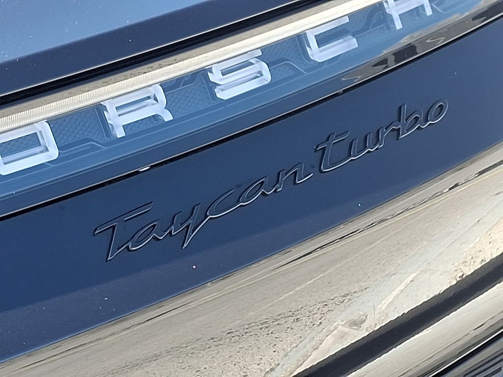 2020 Porsche Taycan Turbo 32