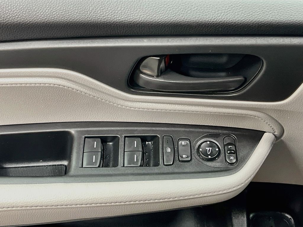 Used 2023 Gray Honda EX image 17