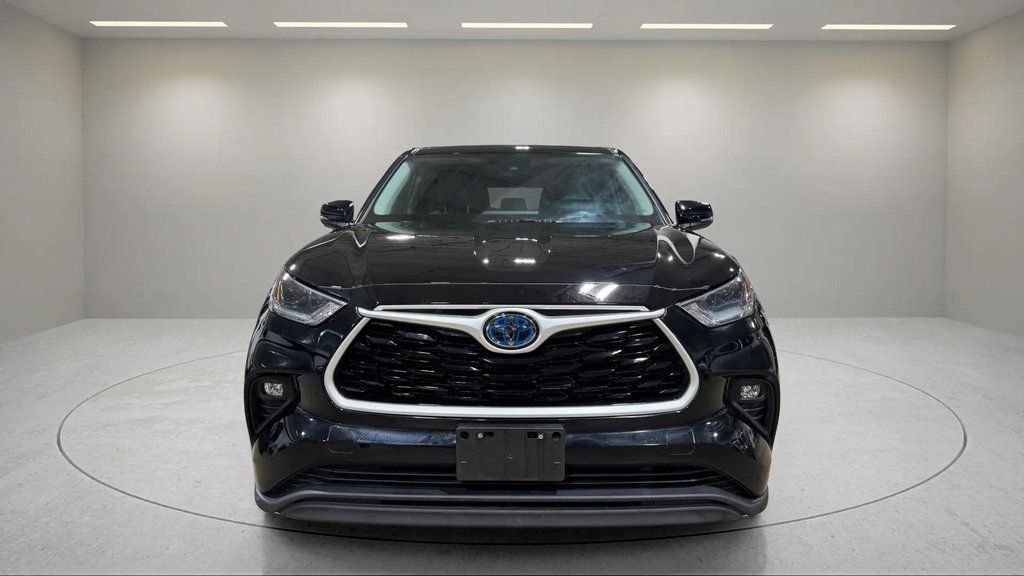 Used 2021 Midnight Black Metallic Toyota LE image 17