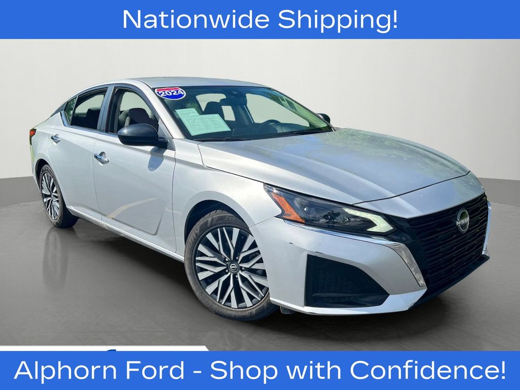 Brilliant Silver Metallic 2024 Nissan Altima Sedan Front-Wheel Drive Continuously Variable Transmission