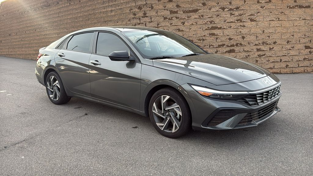 Amazon Gray 2025 Hyundai Elantra SEL Sport FWD Sedan Front-Wheel Drive Continuously Variable Transmission