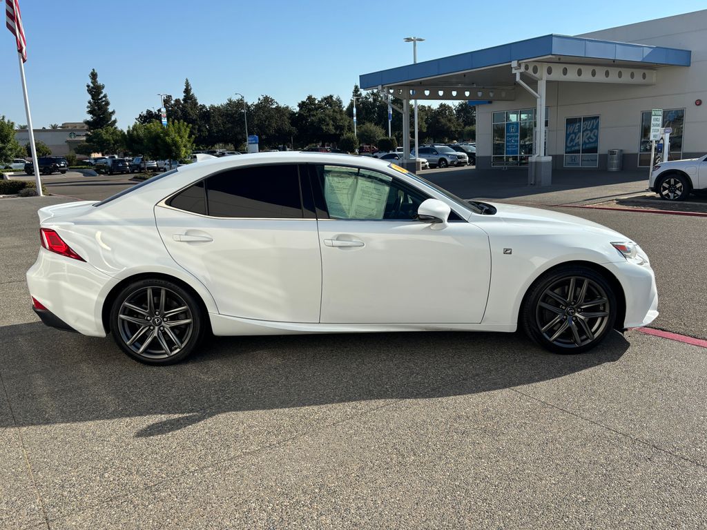 Thumbnail: 2016 Lexus IS - 4