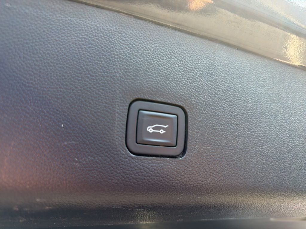 Thumbnail: 2018 Chevrolet Traverse - 22