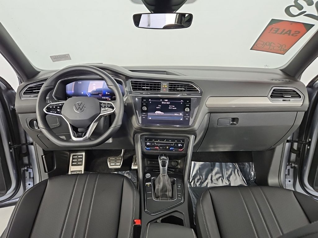 Thumbnail: 2023 Volkswagen Tiguan - 25