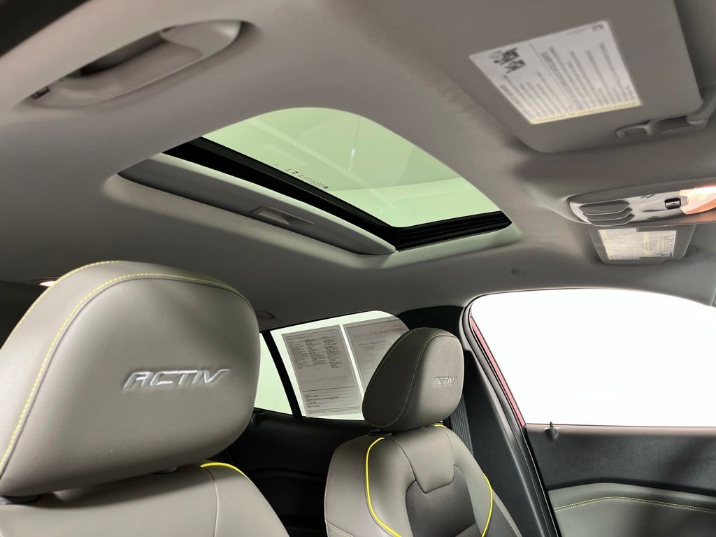 Thumbnail: 2024 Chevrolet Trax - 3