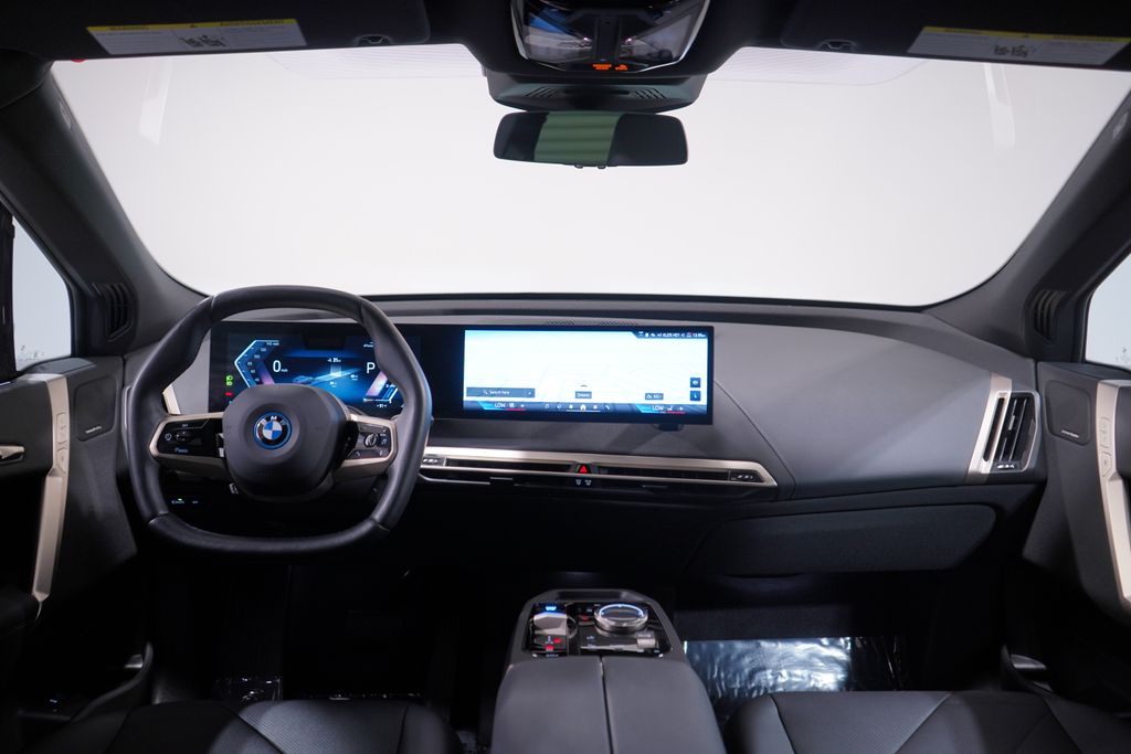 Thumbnail: 2024 BMW iX - 10