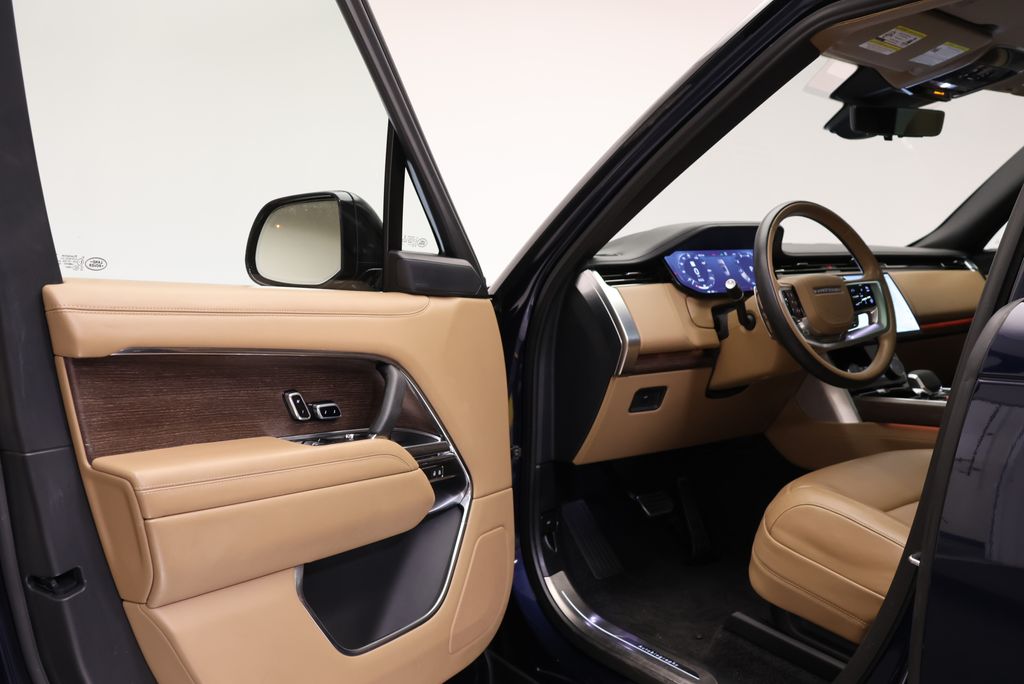 Thumbnail: 2023 Land Rover Range Rover - 28