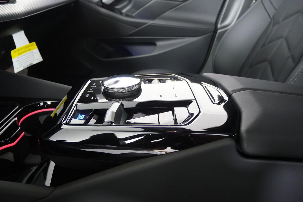 Thumbnail: 2026 BMW i5 - 22